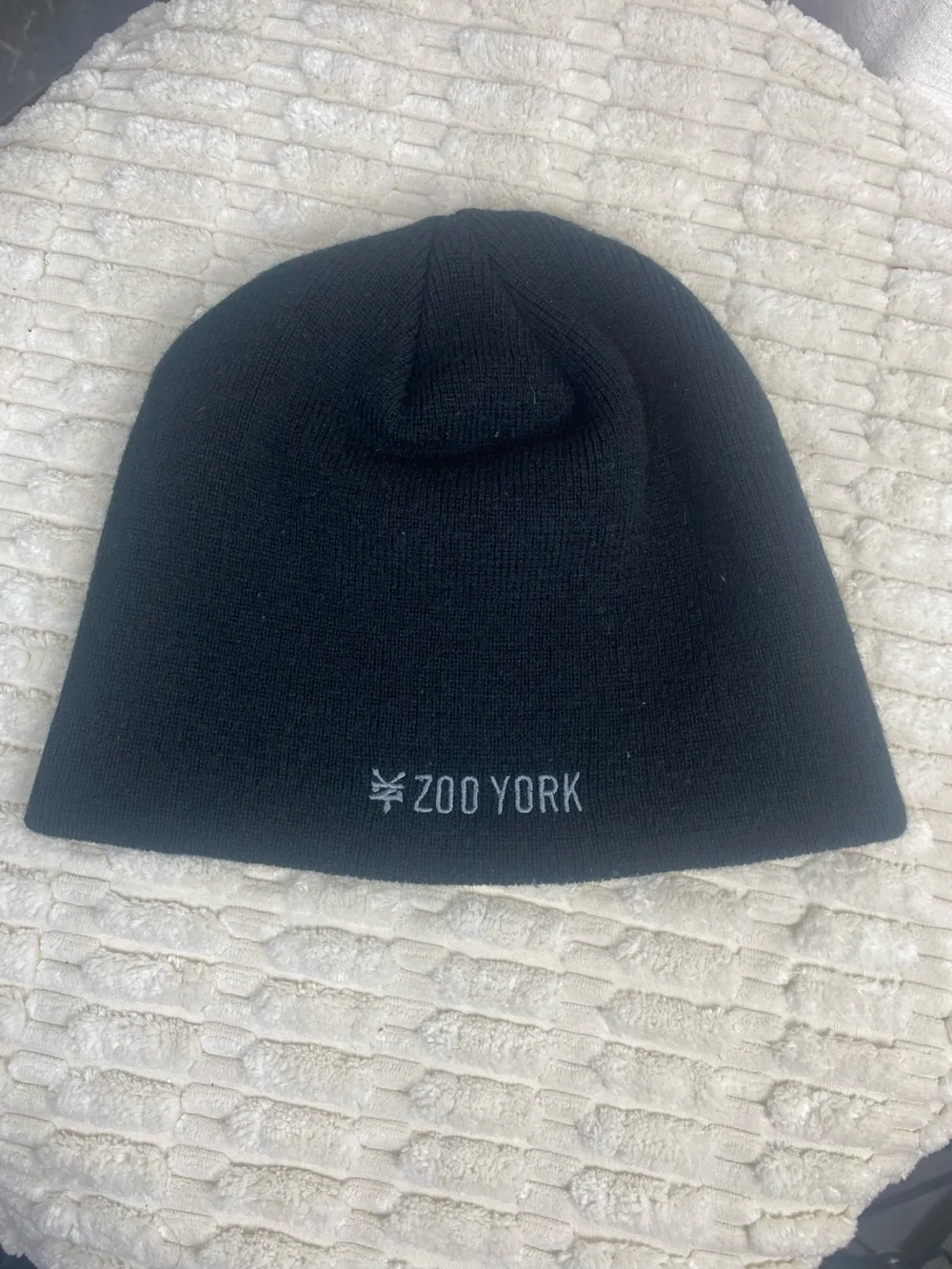 Zoo York Skatewear Black Knit Beanie Hat Silver Embroidered Text Logo Cap OSFM